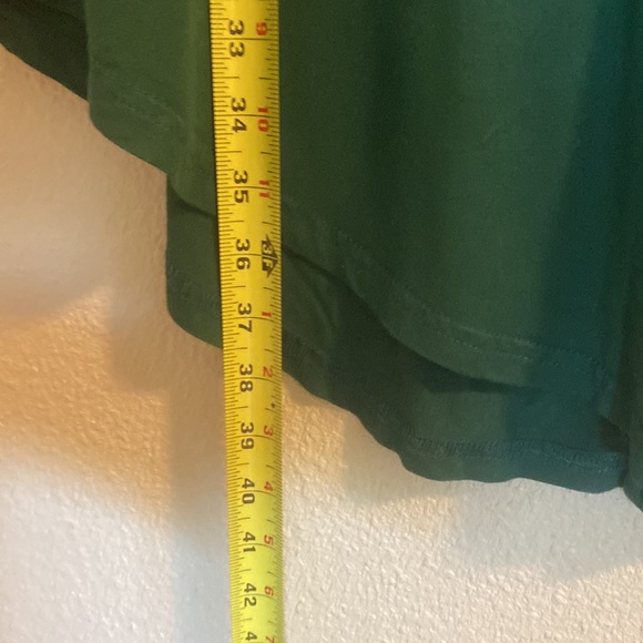 Hunter Green Swooping Hem Side Pocketed Long Tee - Picture 10 of 11